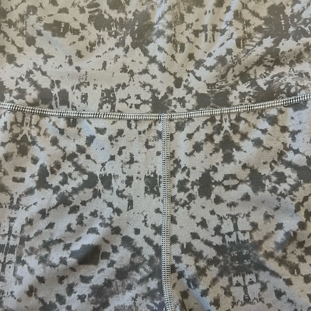 Vuori Black Patterned Leggings - Picture 4 of 8